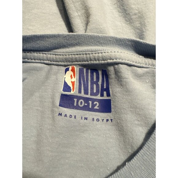 NBA T-Shirt Boys Size 10-12 Light Blue Red Basketball Sports - Picture 6 of 6